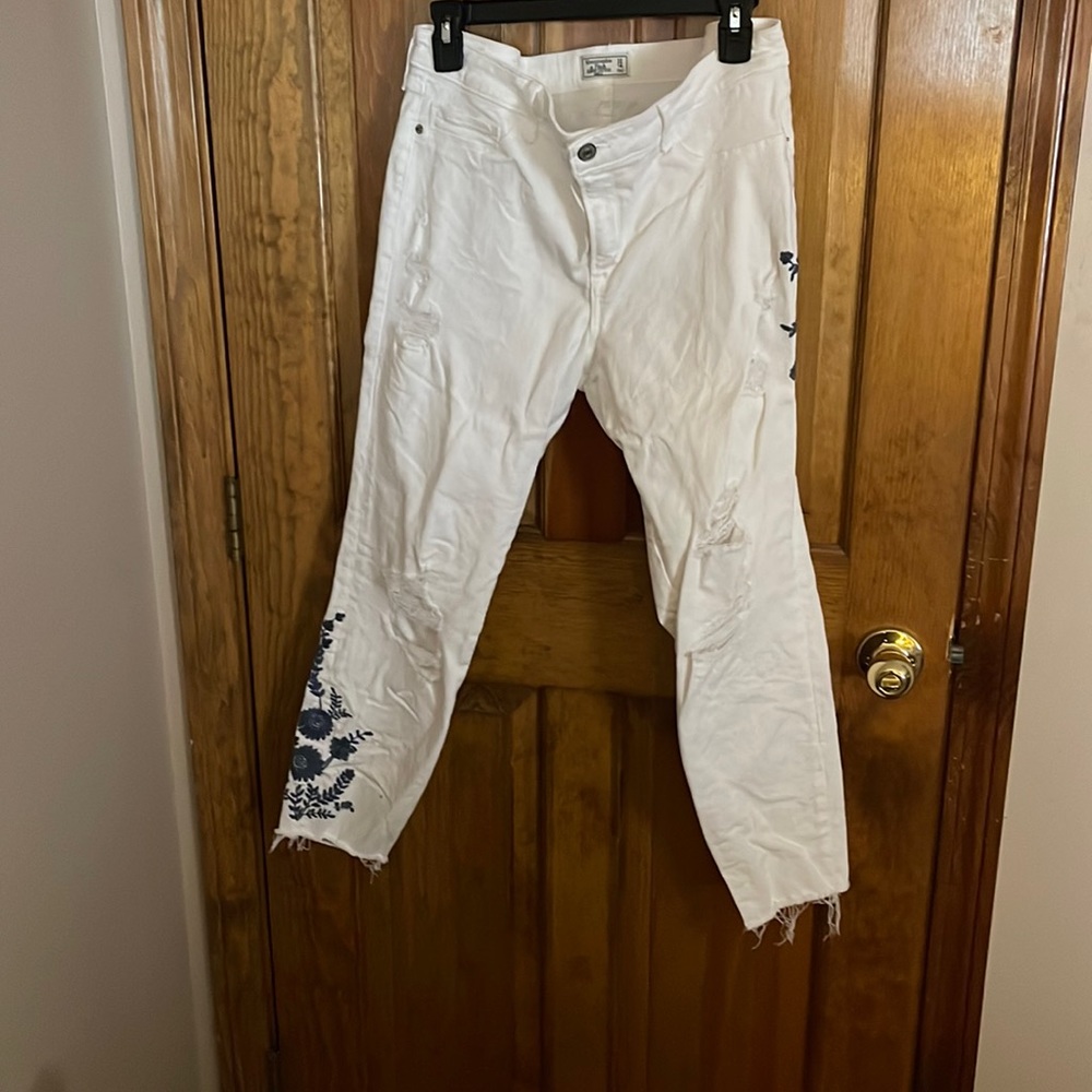 Abercrombie Harper white jeans ankle embroidered